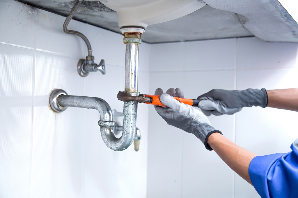 20241119171144_15 essential plumbing maintenance tips for commercial properties