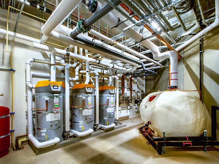 Commercial Boiler Room_HE AOS Water Heaters plus Storage tank_768x576px_iStock 1437092168